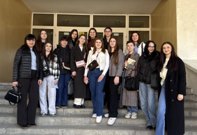 Викладачі кафедри української мови та славістики і студенти групи СОУМ-31 побували на уроці в ТЗОШ № 24